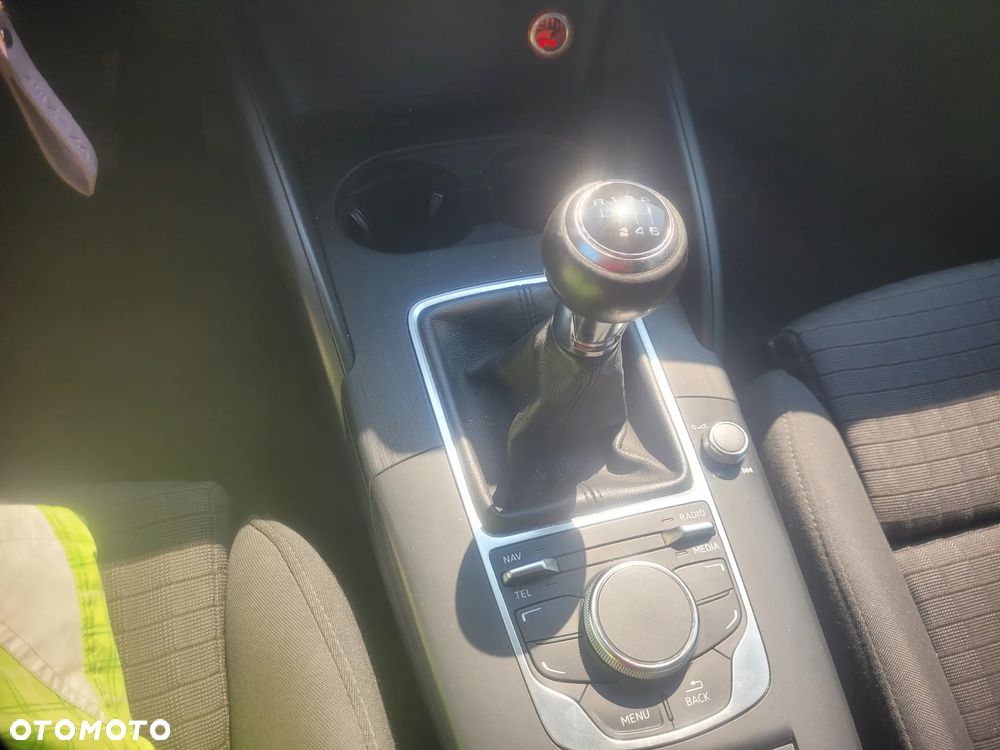 Audi A3 Sportback 1.6 TDI DPF Ambition - 28