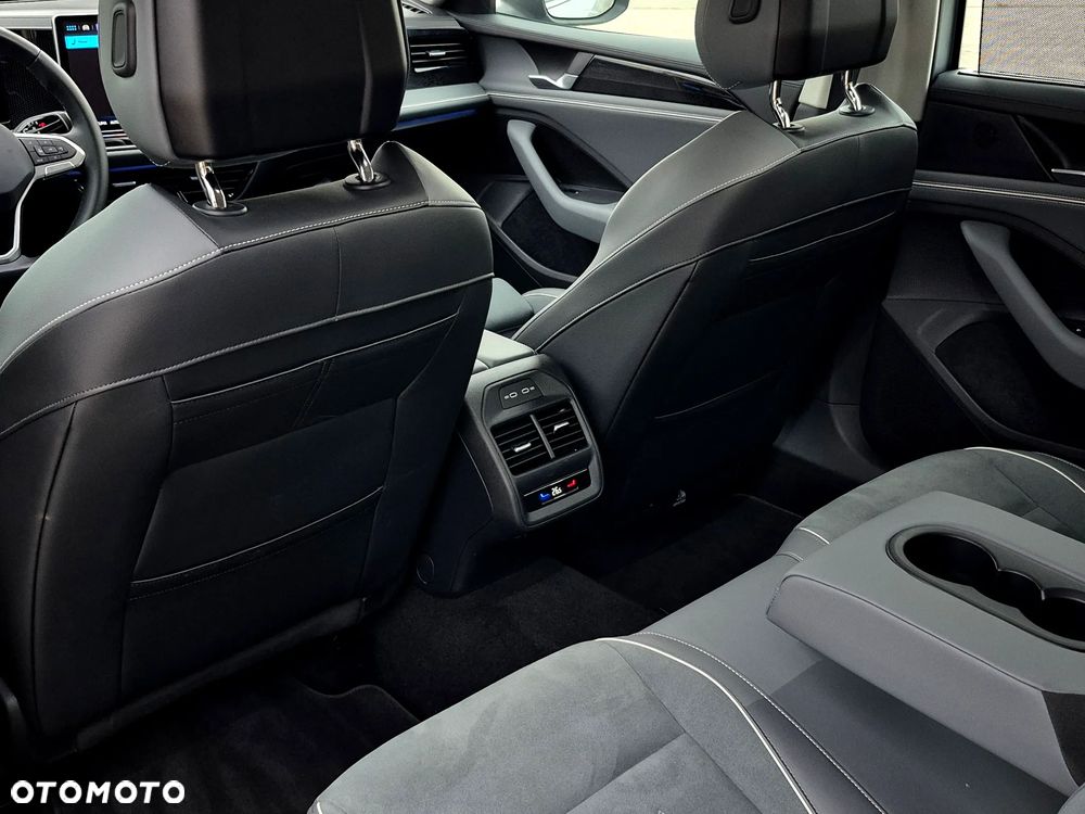 Volkswagen Passat 2.0 TDI SCR DSG Business - 15