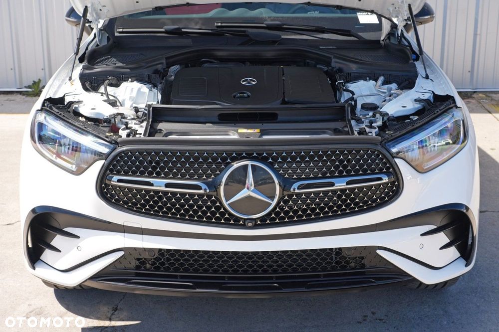 Mercedes-Benz GLC 300 4Matic 9G-TRONIC Edition AMG Line - 9