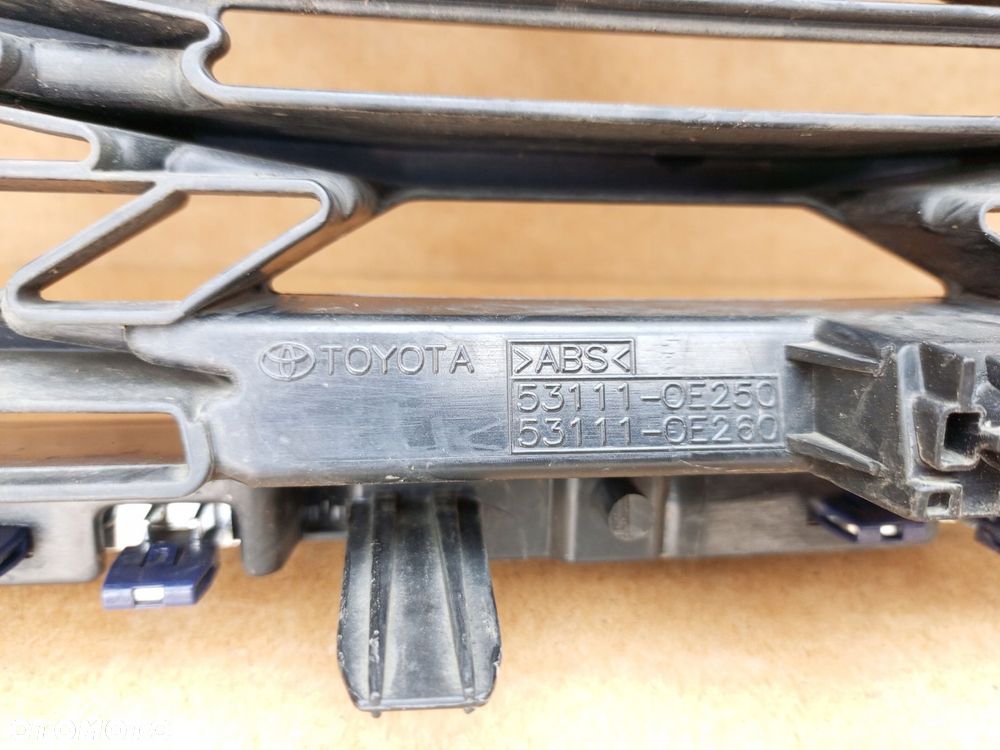 TOYOTA HIGHLANDER IV 2019- ATRAPA GRIL W ZDERZAK PRZÓD 53111-OE250= - 16