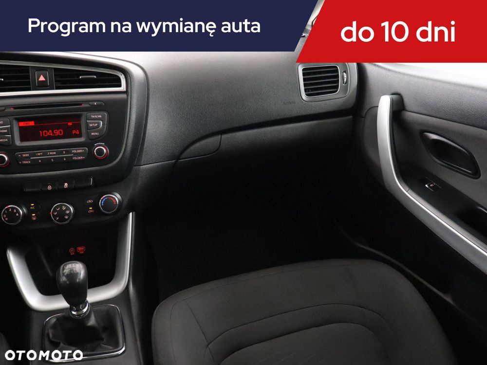 Kia Ceed - 10