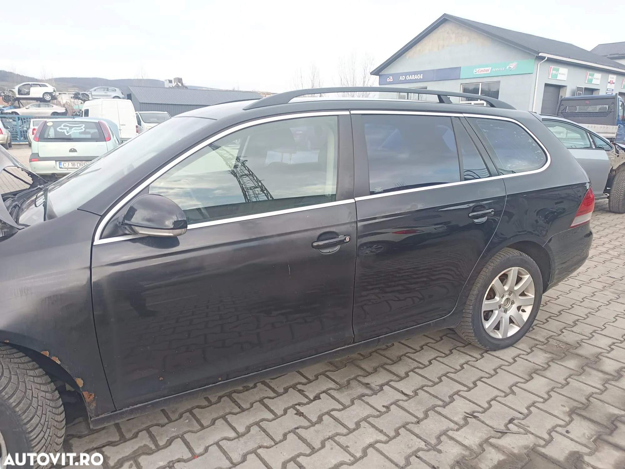 Dezmembram Volkswagen Golf VI Combi 1.6 CAYC, manual - 5