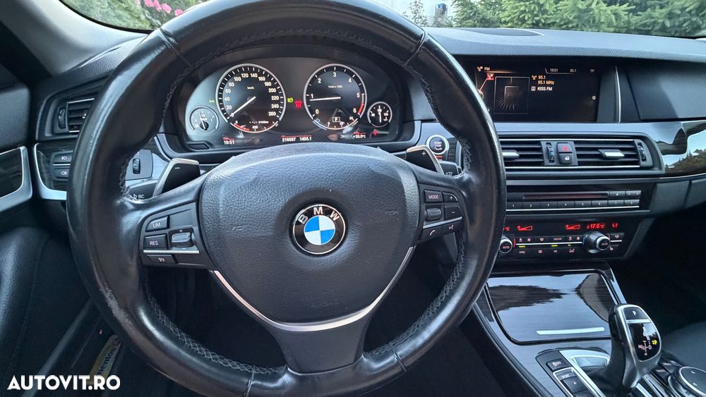 BMW Seria 5 525d Aut. Luxury Line - 10