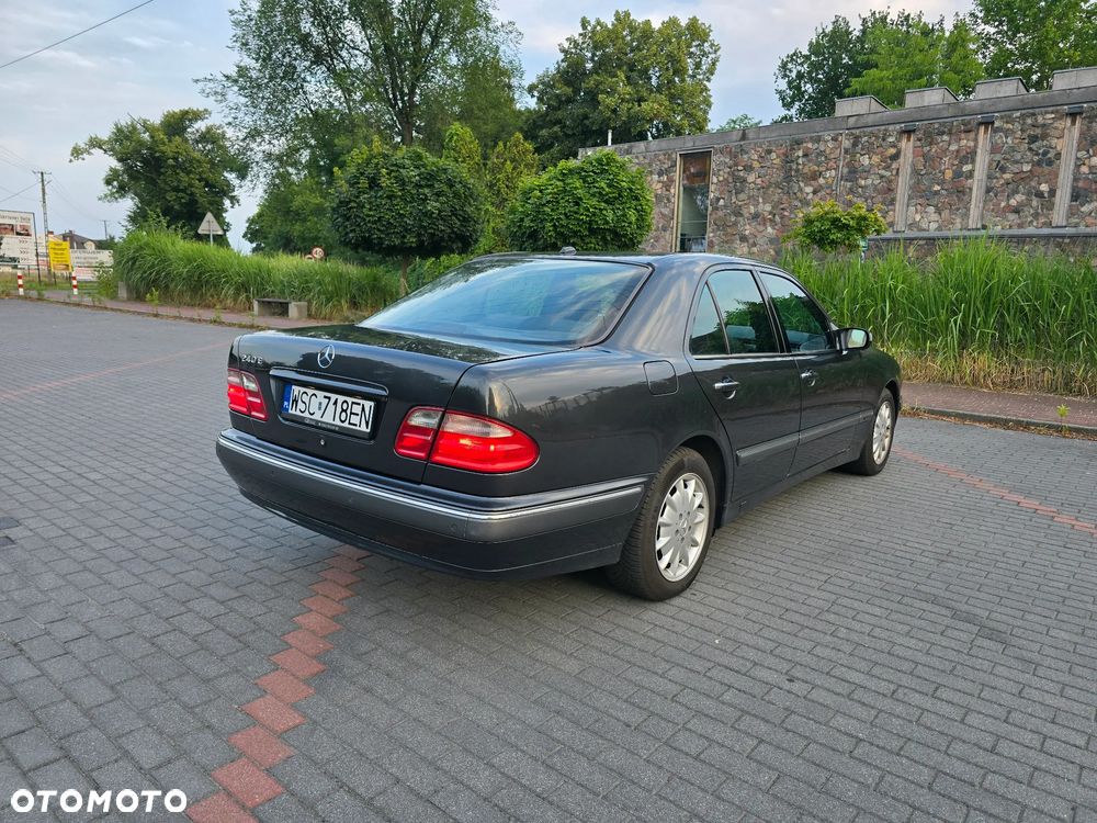 Mercedes-Benz Klasa E - 4