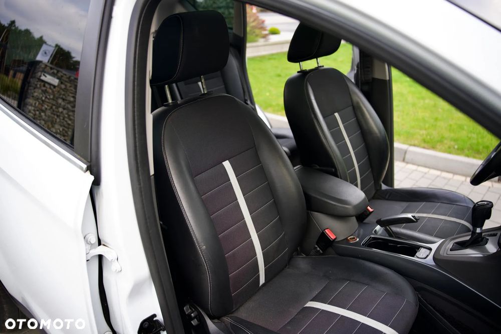 Ford Kuga 2.5 4x4 White Magic - 16