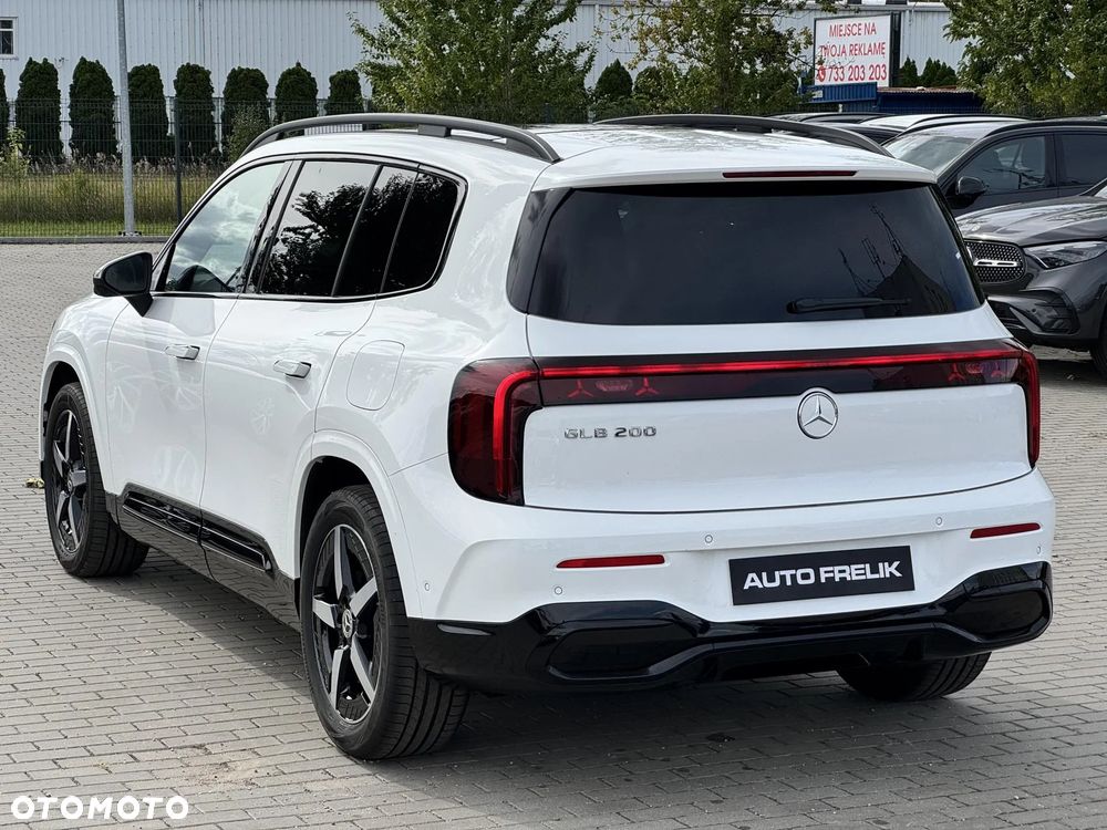Mercedes-Benz GLB 200 mHEV 8G-eDCT - 12