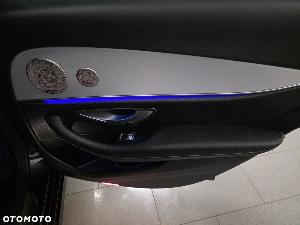 Mercedes-Benz Klasa E 300 de 4-Matic Exclusive - 25