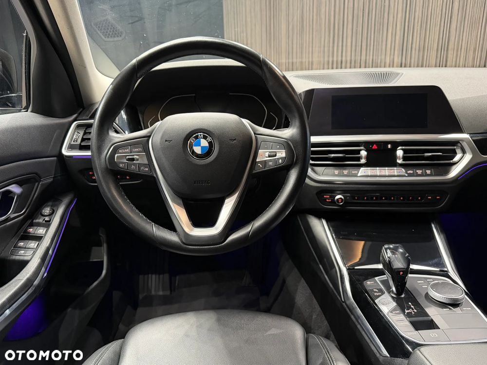 BMW Seria 3 318i - 7