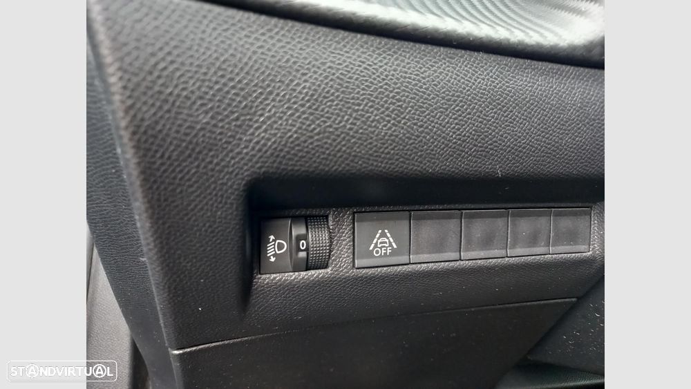 Peugeot 2008 1.2 PureTech Allure - 26