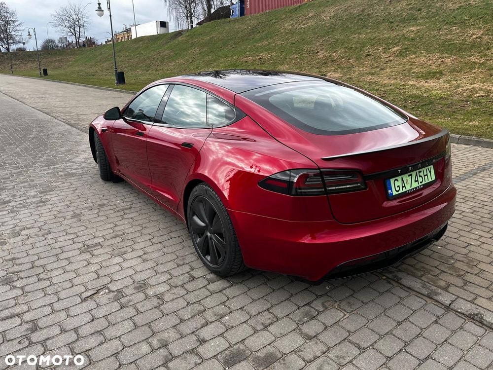 Tesla Model S - 9