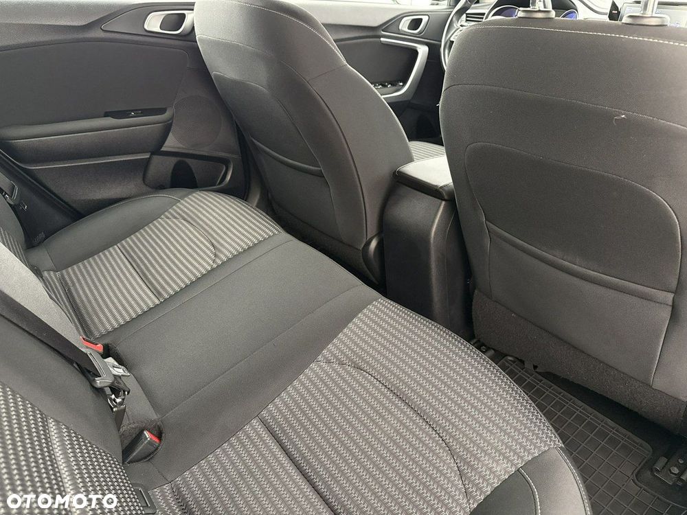 Kia Ceed - 23