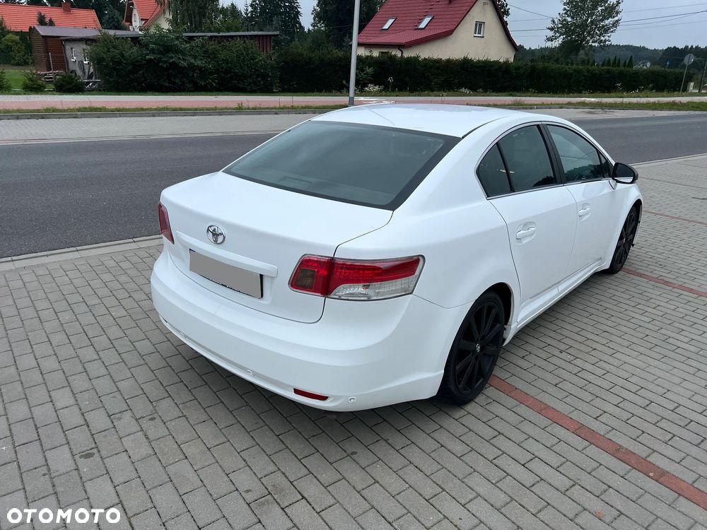 Toyota Avensis 2.2 D-4D Premium - 24