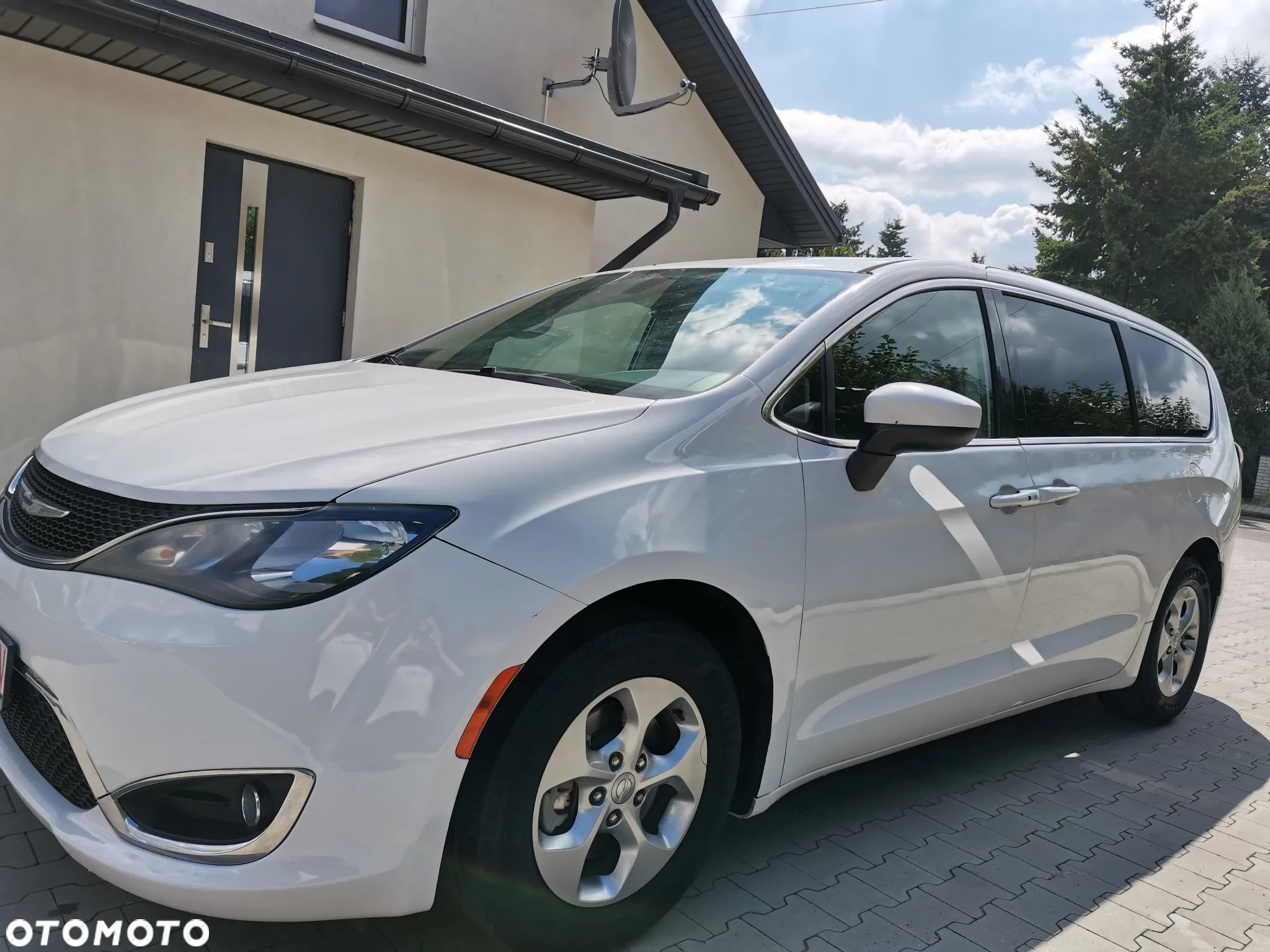 Chrysler Pacifica - 9