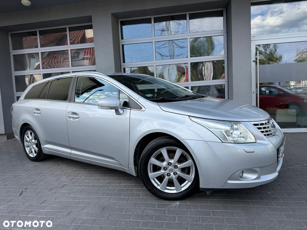 Toyota Avensis 1.8 Sol NAVI - 23