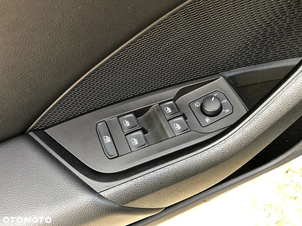 Skoda Octavia 2.0 TDI SCR Style DSG - 24