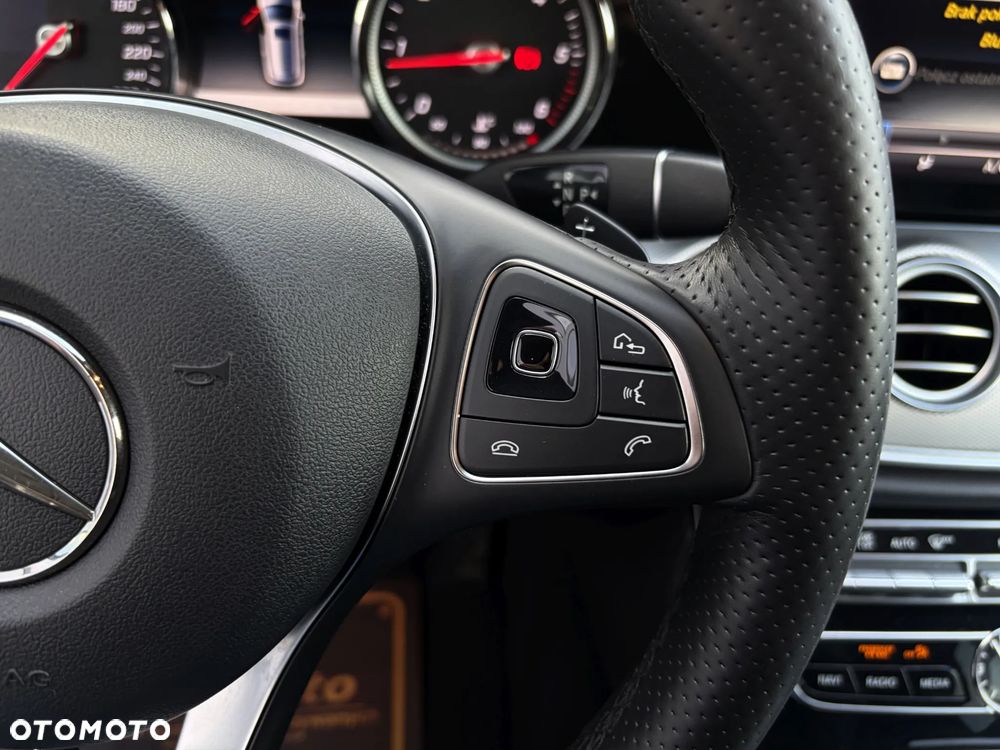 Mercedes-Benz Klasa E 220 d 9G-TRONIC - 24