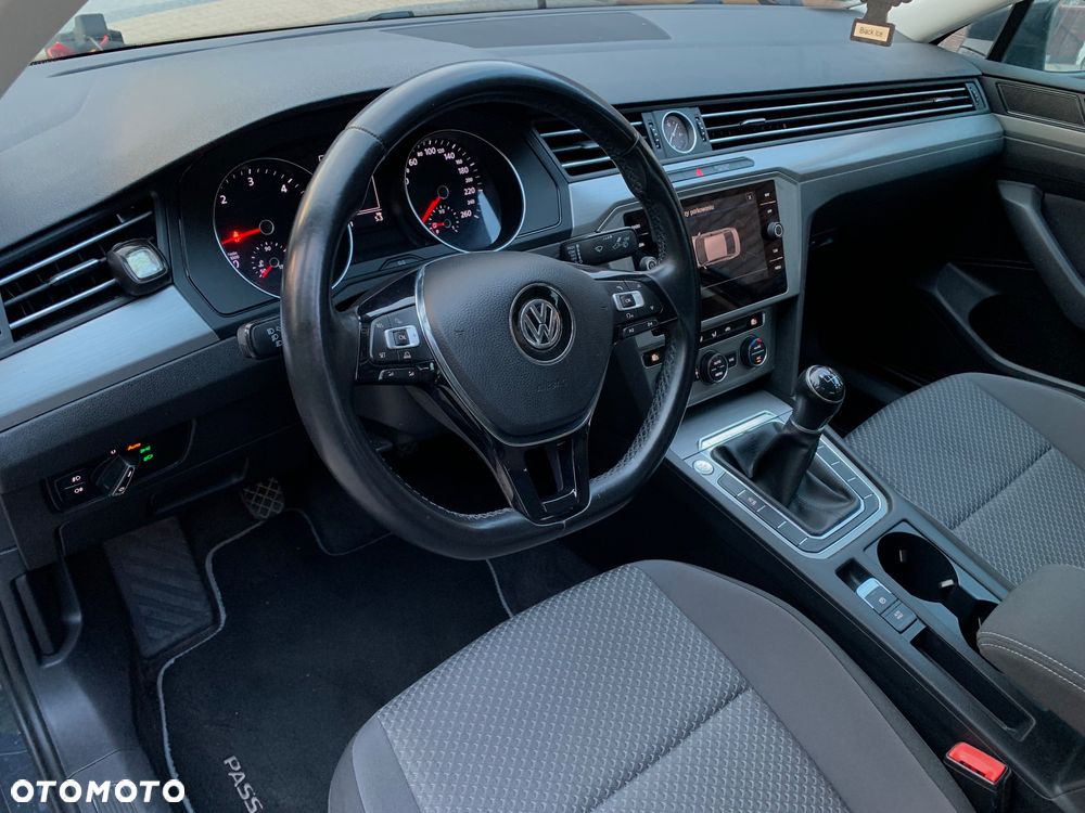 Volkswagen Passat 1.6 TDI BMT City - 26