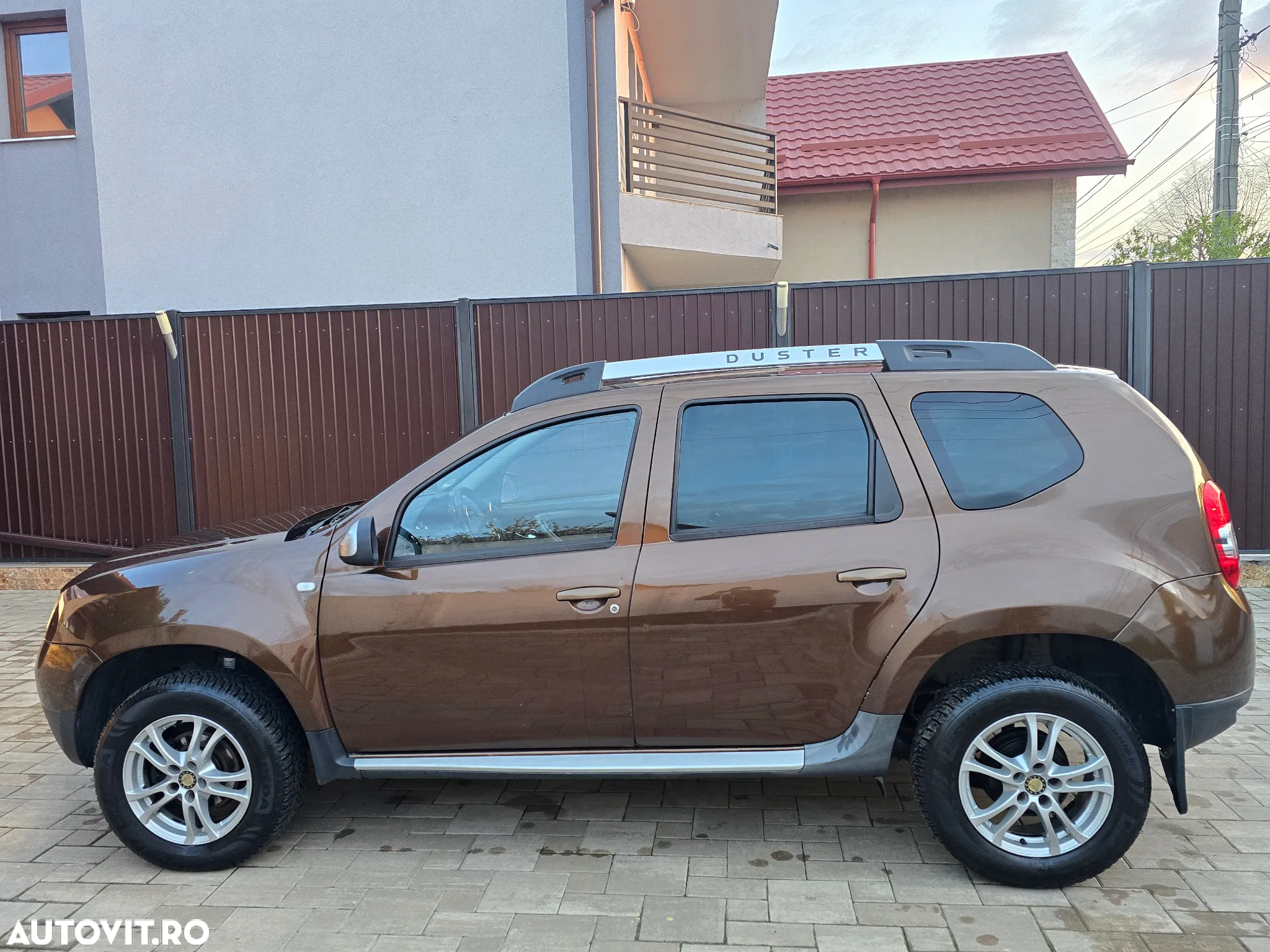 Dacia Duster 1.5 dCi 4x2 Laureate - 4