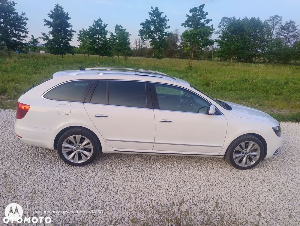 Skoda Superb 2.0 TDI Green tec DSG Exclusive - 4