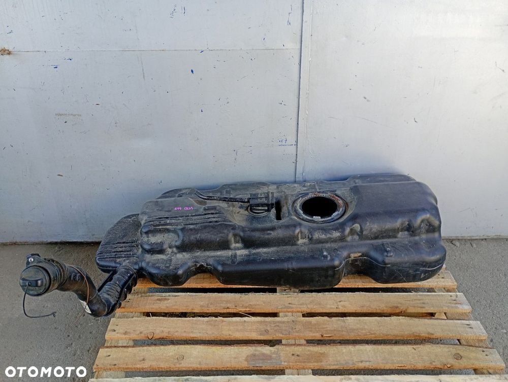 zbiornik paliwa bak mercedes vito w447 2019r 2.2 cdi A4474705500 A4474705600 - 1