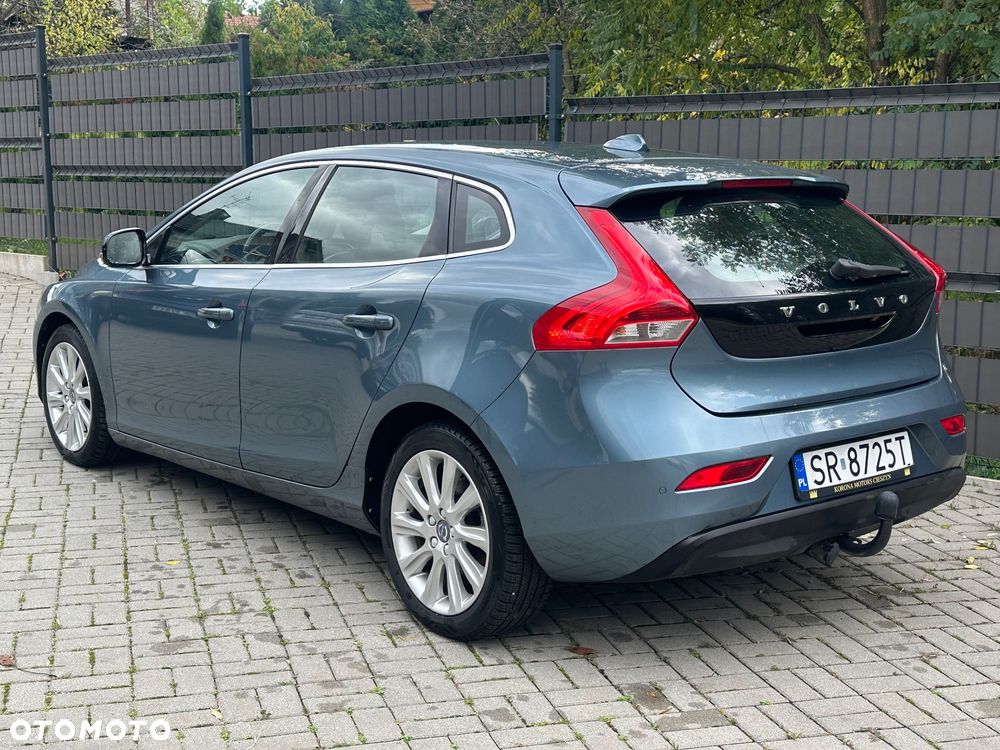 Volvo V40 D2 Momentum - 2