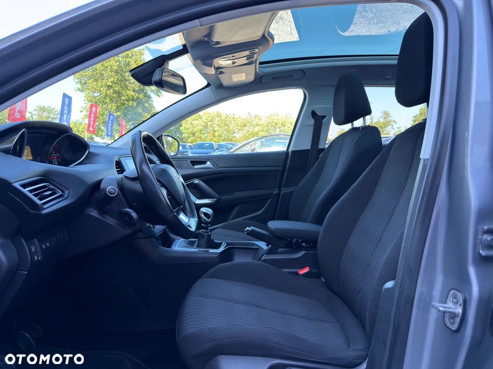 Peugeot 308 1.6 BlueHDi Allure S&S - 26