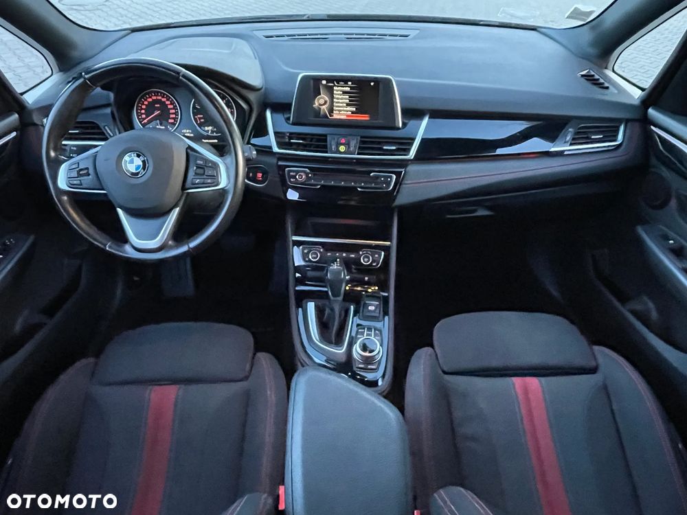 BMW Seria 2 216d Sport Line - 11