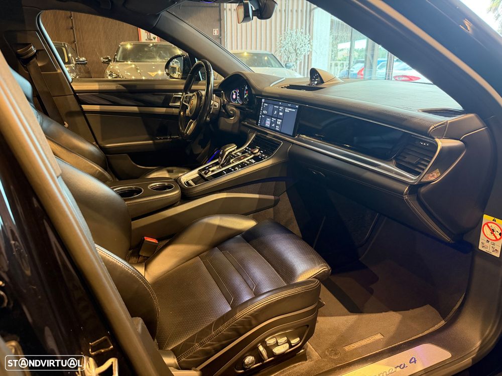 Porsche Panamera Sport Turismo 4 E-Hybrid Platinum Edition - 36