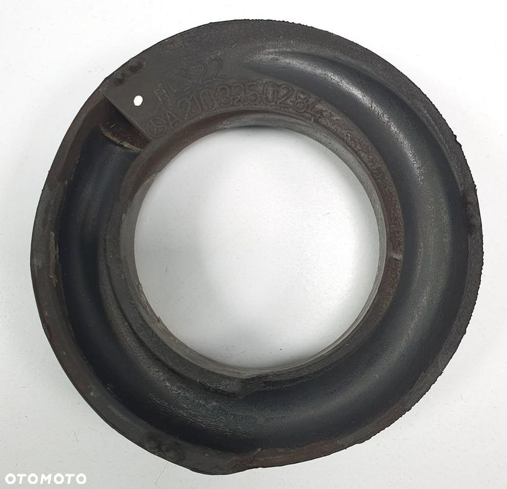 PODKŁADKA POD SPRĘŻYNĘ MERCEDES W207 A2103250284 - 1