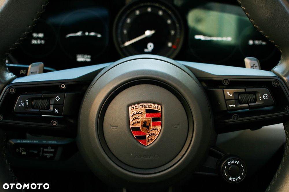 Porsche 911 Carrera 4S - 21