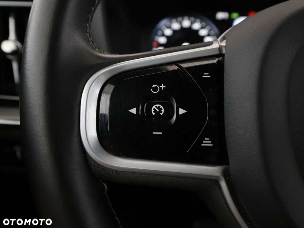 Volvo V60 T8 AWD Recharge Geartronic RDesign - 35