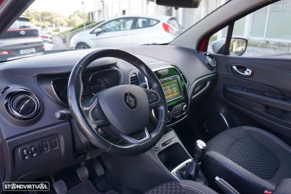 Renault Captur 1.5 dCi Red Edition — fotografia 5