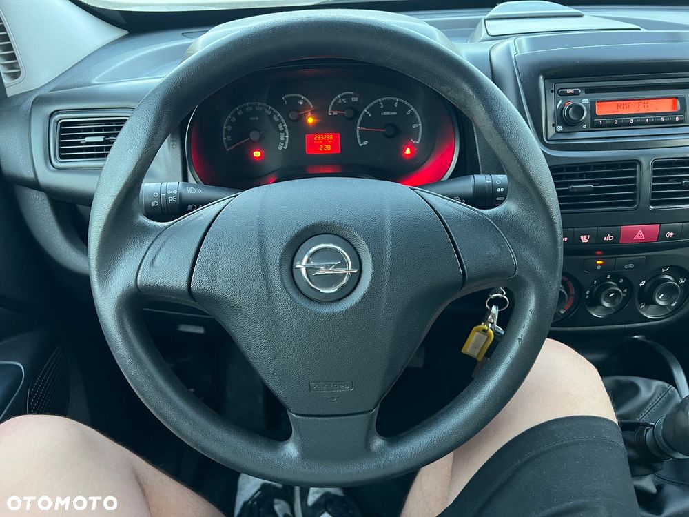 Opel COMBO - 12
