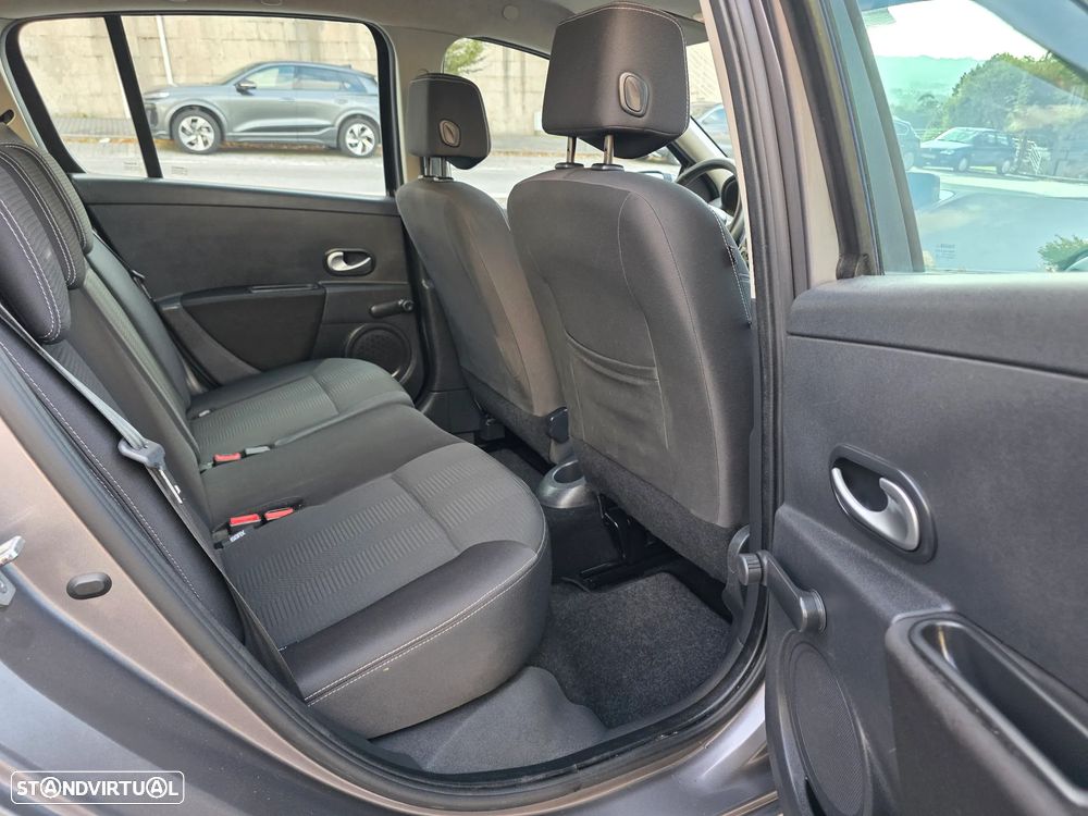 Renault Clio 1.5 dCi Dynamique S - 17