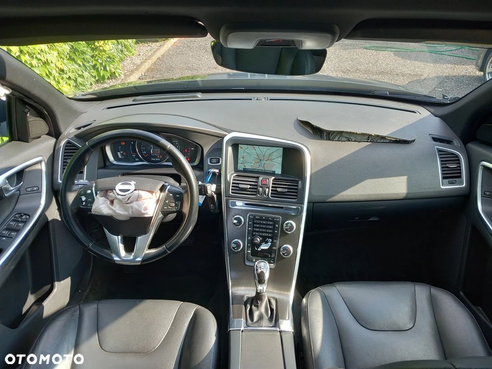 Volvo XC 60 D5 AWD Summum - 11