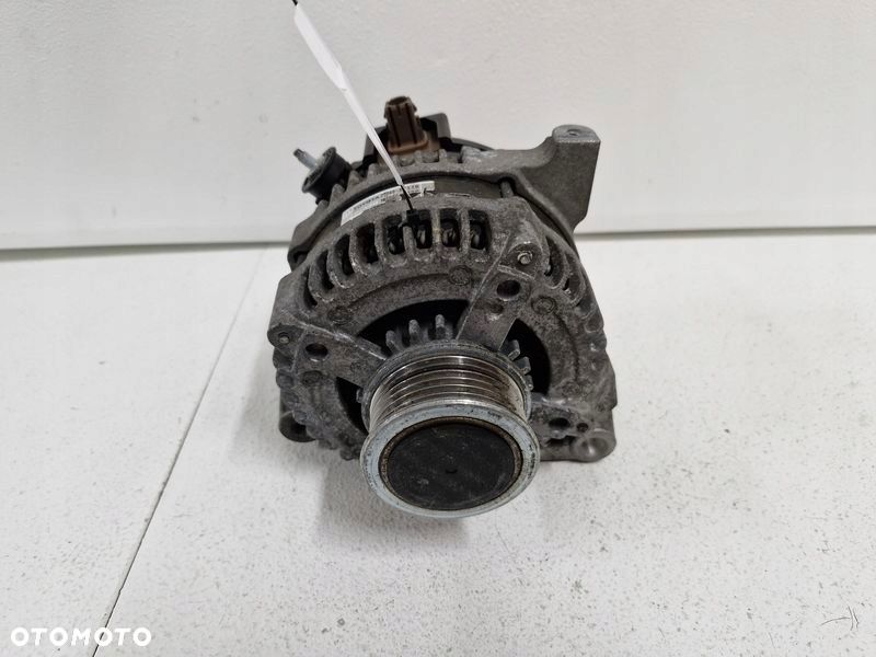 TOYOTA YARIS 3 III AURIS II TREZIA VERSO S 1.4 D D4D ALTERNATOR 27060-33110 - 1