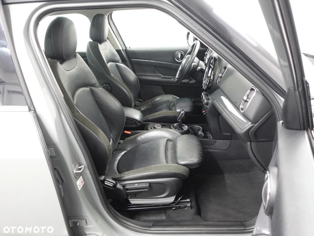 MINI Countryman Cooper All4 Essential Trim - 25