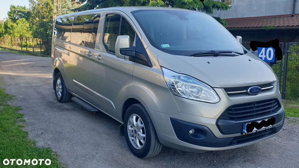 Ford Tourneo Custom - 1