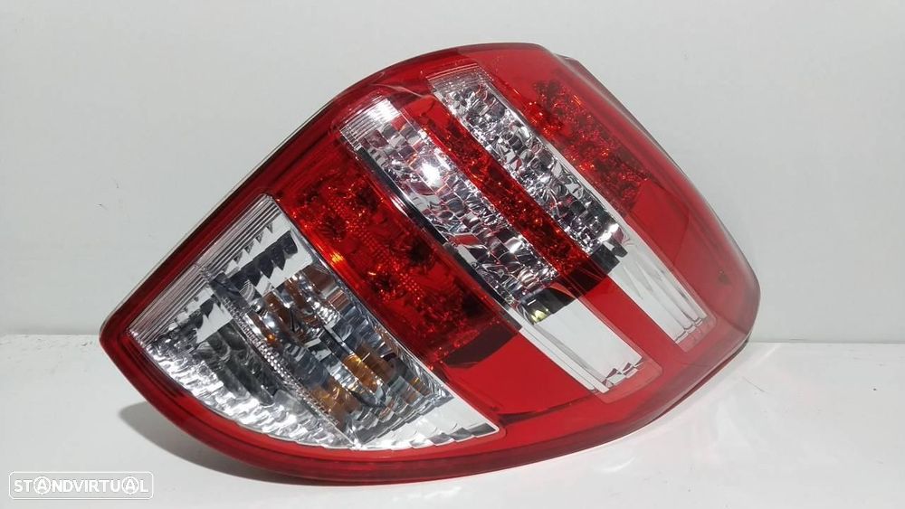FAROLIM TRASEIRO DIREITO TOYOTA RAV4 A3 - 1
