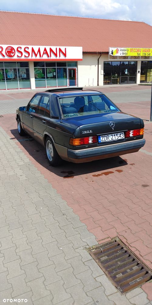 Mercedes-Benz W201 (190) - 4