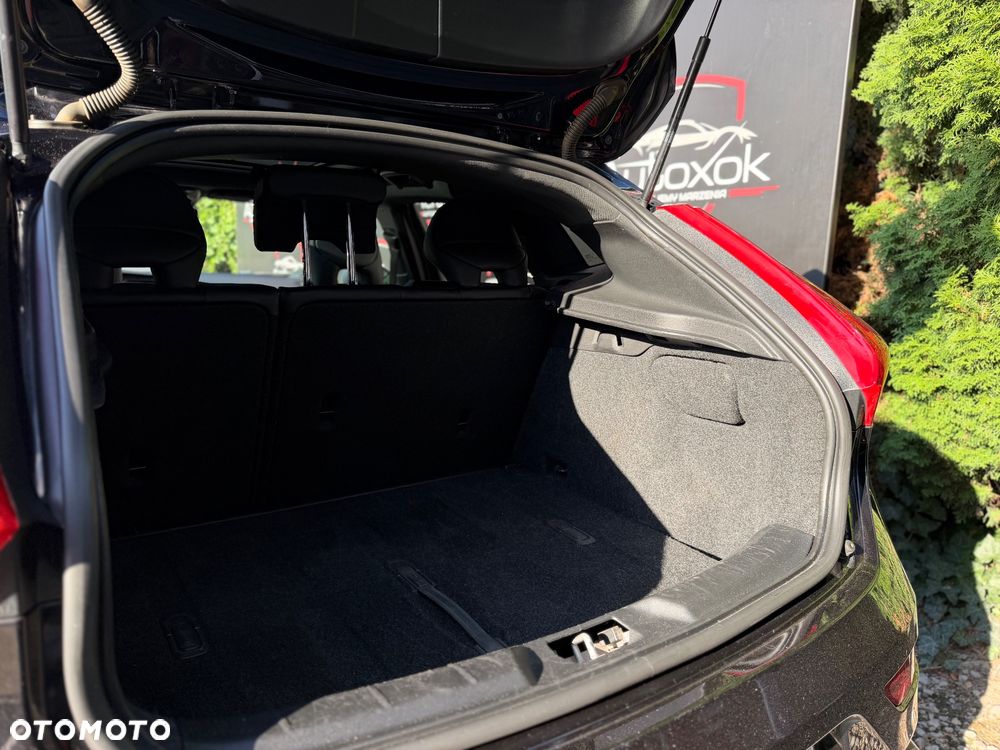 Volvo V40 D3 Geartronic RDesign - 38