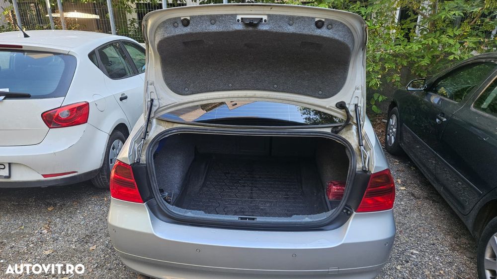 BMW Seria 3 325i - 18