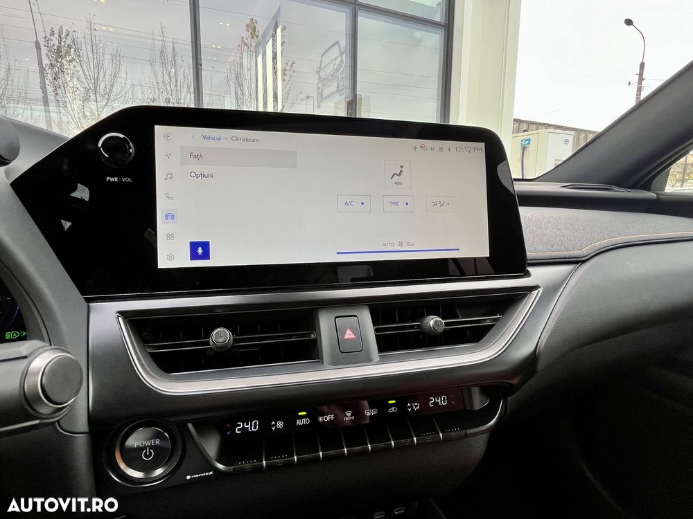 Lexus UX 300h F SPORT Design - 18