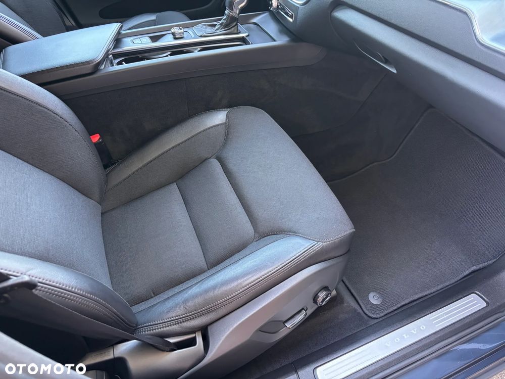 Volvo XC 60 D4 AWD Momentum - 15
