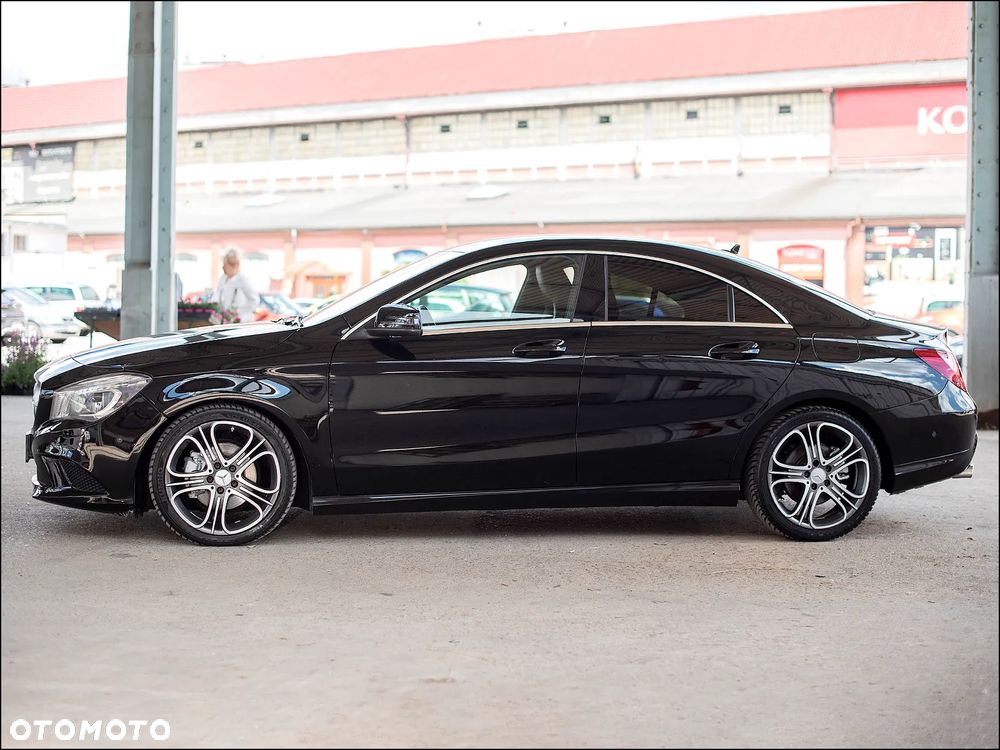 Mercedes-Benz CLA 180 7G-DCT Urban - 6