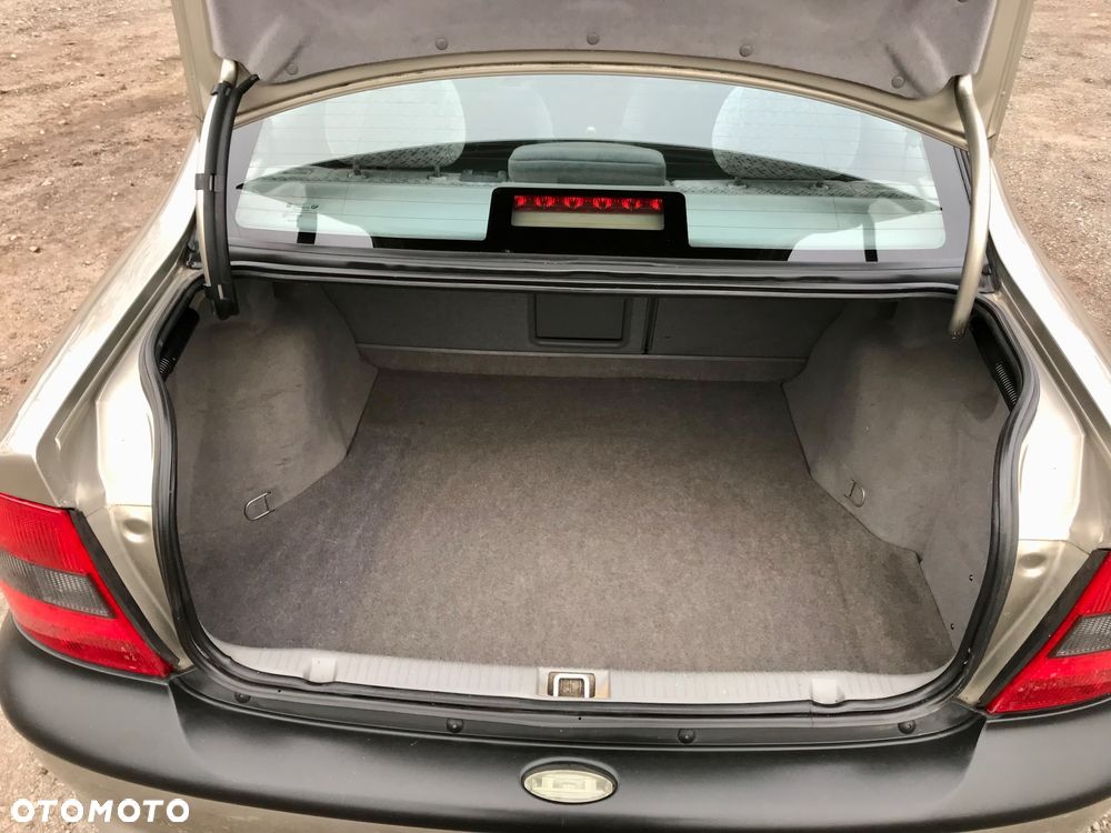 Opel Vectra 2.0 CD - 16