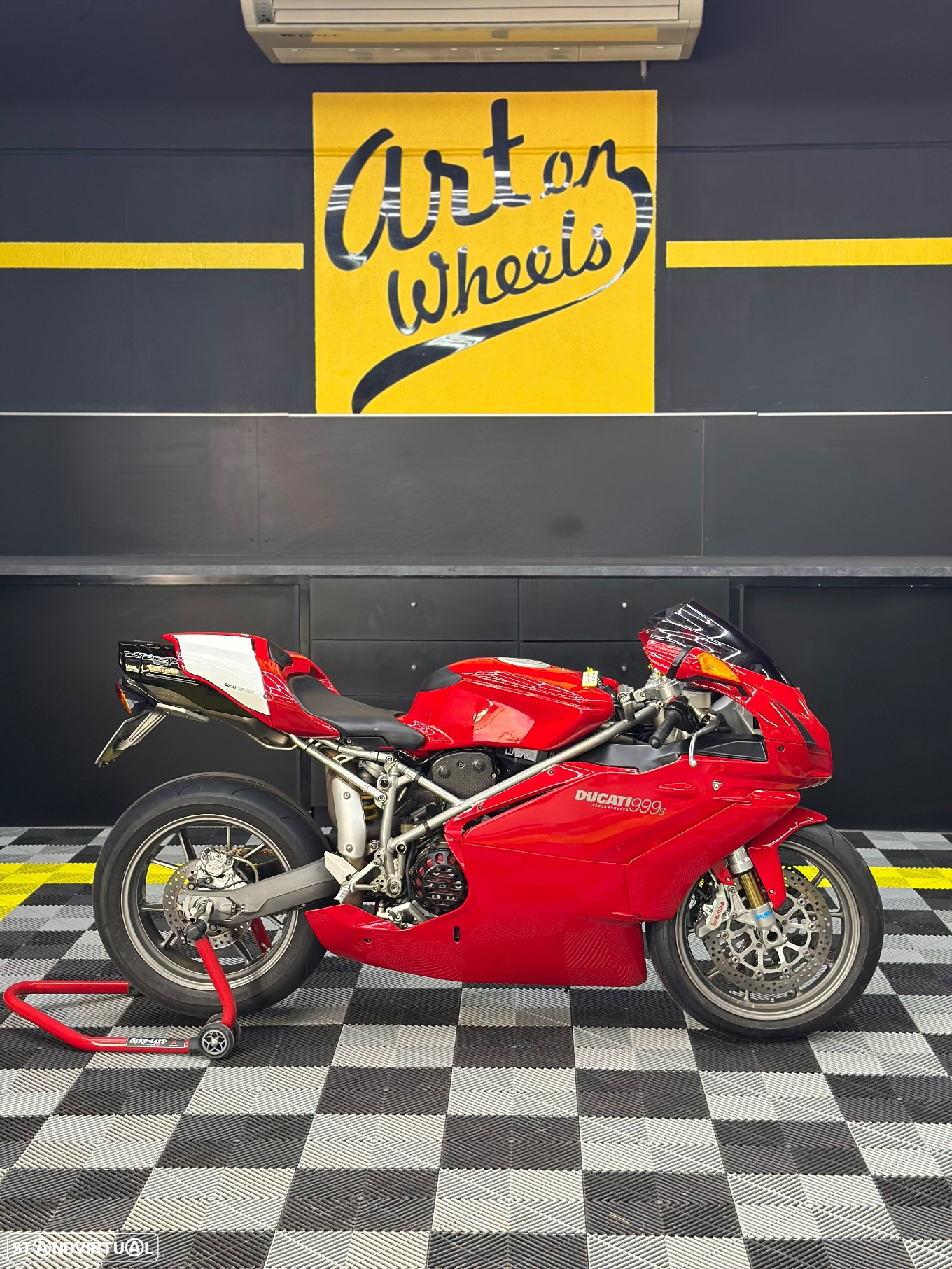 Ducati 999 S Superbike - 2