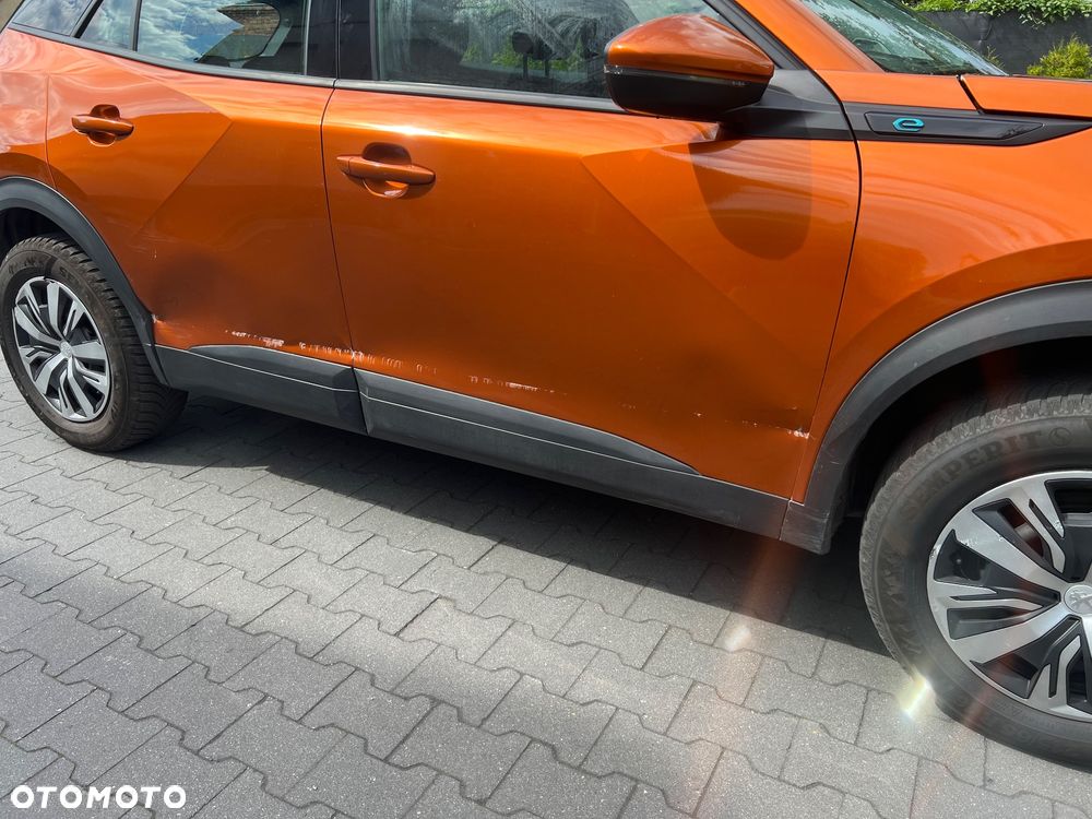 Peugeot 2008 50kWh Allure - 23