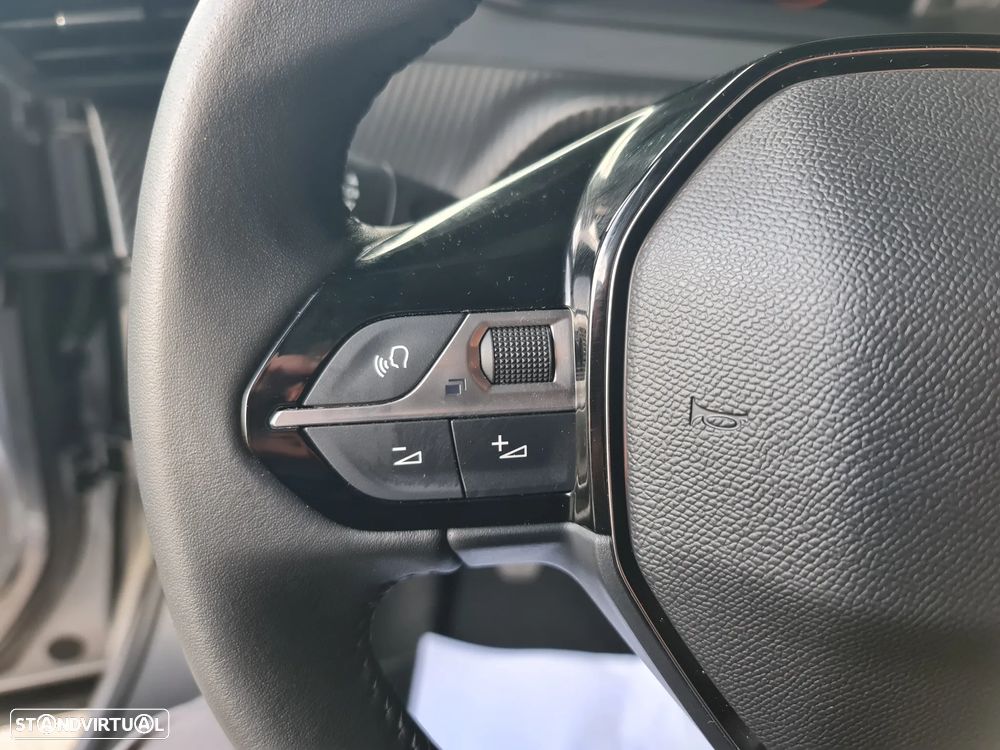 Peugeot 2008 1.2 PureTech Allure Pack - 36