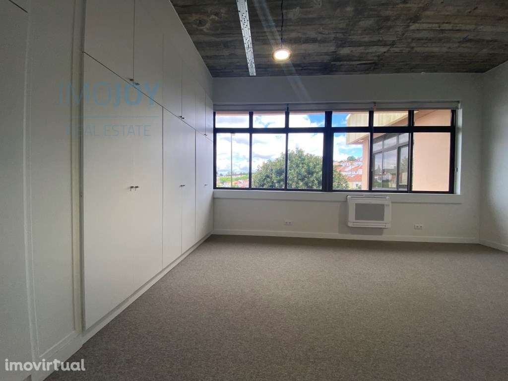 Sala de 28 m² para Arrendamento na Avenida Helen Keller - Grande imagem: 2/23